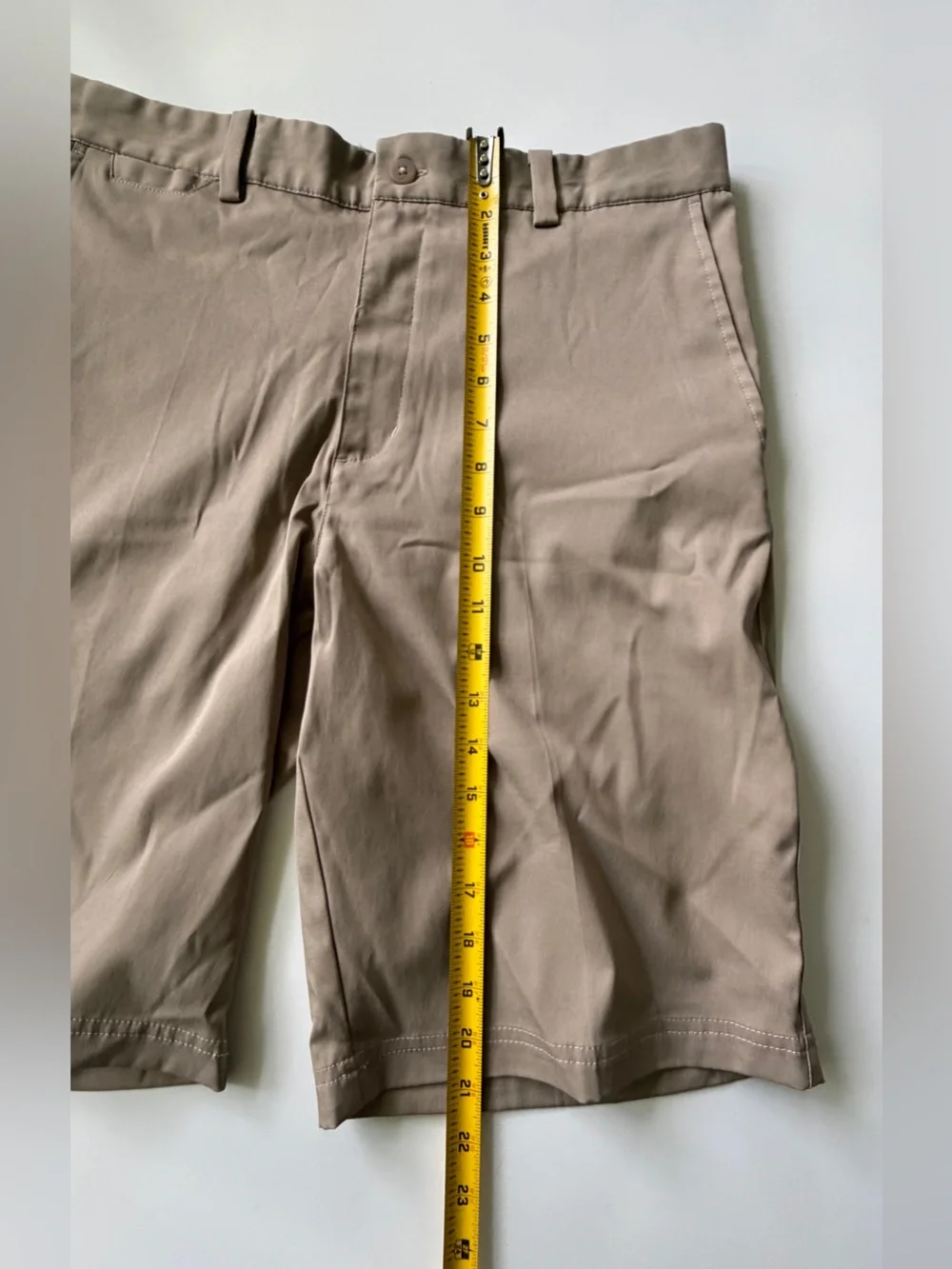 Men's Nike Golf Tour Performance Dri-Fit in Khaki shorts Size 32